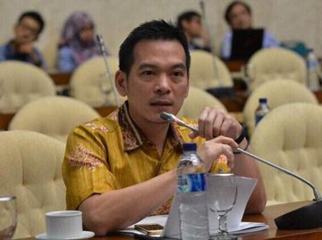 PKB Dorong Hujan Buatan dan Perbanyak Water Bombing untuk Atasi Karhutla