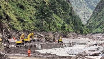 Ngeri! Fotografer Rekam Detik-detik Longsor Salju Nepal