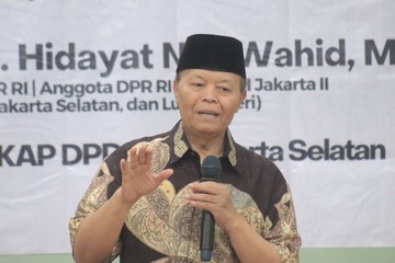 HNW Minta Pemerintah Benahi Sistem Desil, Khawatir Bansos Tak Tepat Sasaran