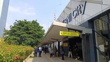 Suasana Stasiun BNI City di Hari Pertama 'Gantikan' Stasiun Karet