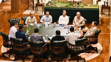 Prabowo Bertemu Trenggono hingga Rosan, Terima Laporan 100 Kampung Nelayan