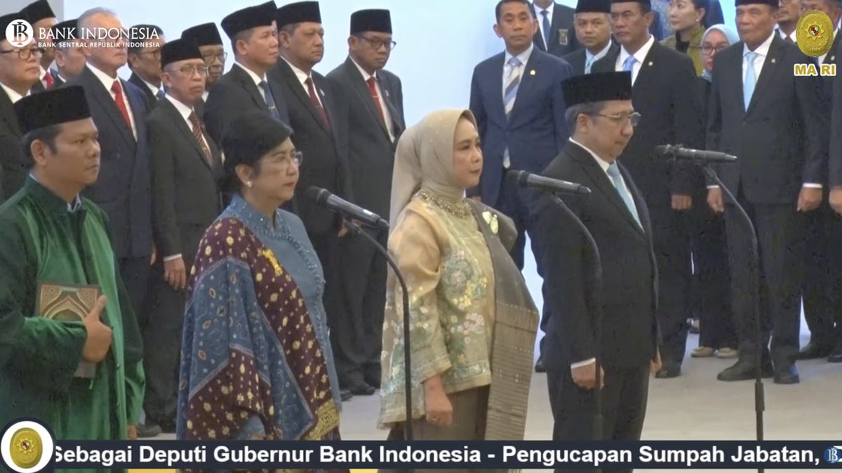 Resmi Jadi Gubernur BI! Destry Ucap Sumpah Jabatan di MA