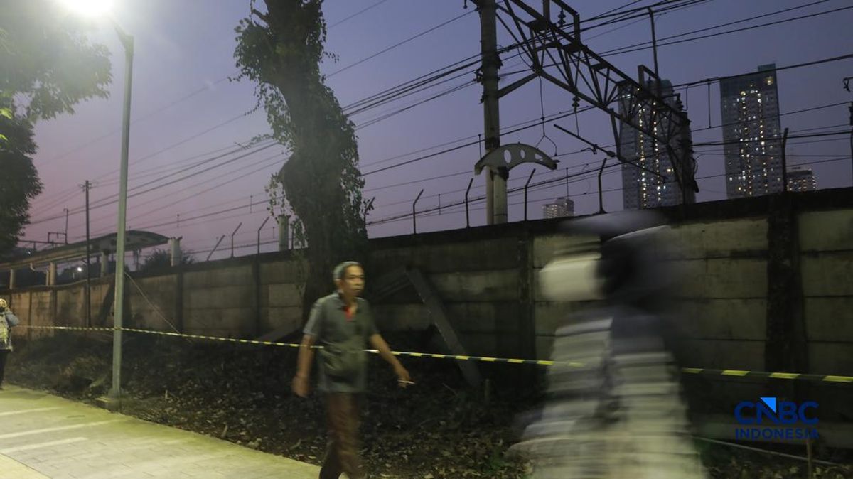 Stasiun Karet Berpamitan, Penumpang Susuri Jalan Panjang ke BNI City