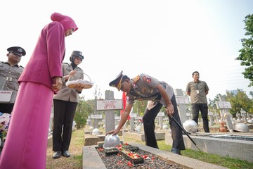 Jelang HUT ke-71 Lalu Lintas, Korlantas Polri Ziarah ke TMP Kalibata