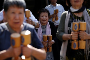 Warga Jepang Berusia 100 Tahun Tembus 100 Ribu Orang