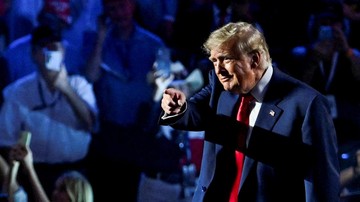 Postingan Trump di Medsos Makin Tak Lazim, Publik Bertanya-tanya