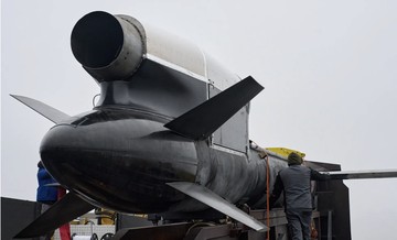 Rudal Raksasa Ukraina Bakar Aset Vital Rusia