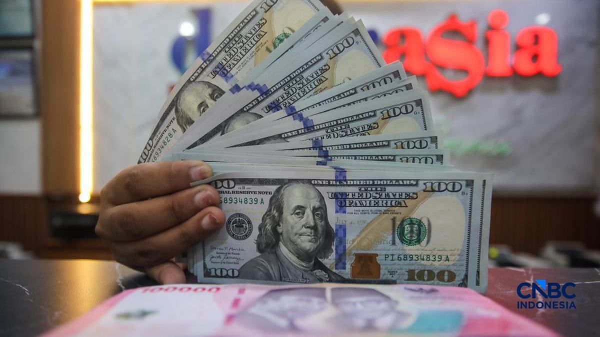 Breaking! Rupiah Melemah 0,59%, Dolar AS Tembus Rp17.900