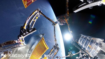 Pesawat Antariksa Jatuh ke Bumi Setelah Gagal Selamatkan Teleskop NASA