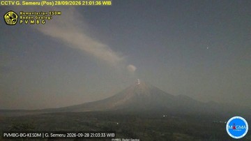 Gunung Semeru Erupsi Senin Malam, Sempat Terdengar Dentuman Keras