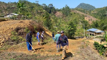 TEP UB Perbaiki Jembatan Lapuk demi Buka Akses Petani Kopi Mamasa