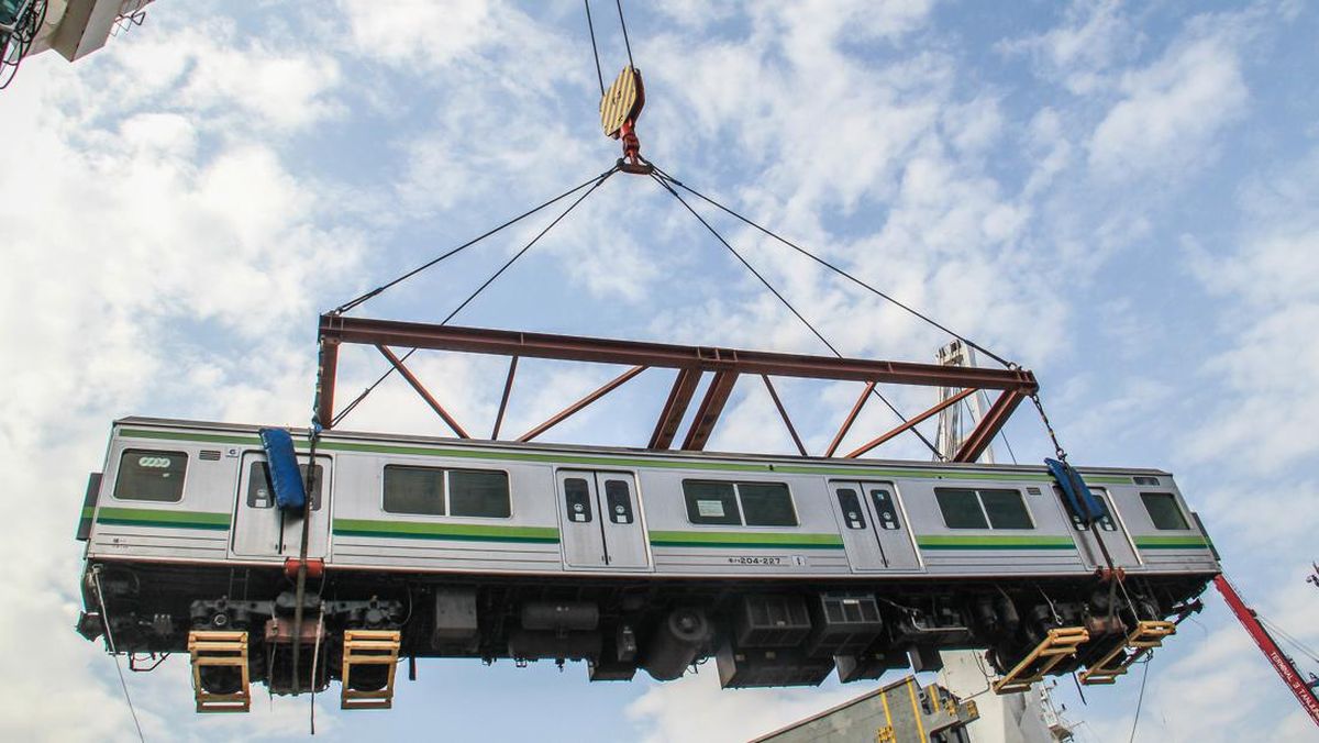 Bos Danantara Respons Rencana KAI Impor KRL Bekas, Soroti Kinerja INKA