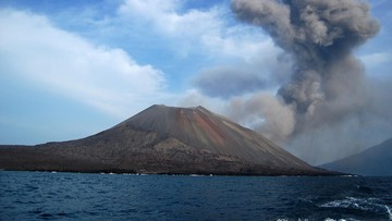 Viral Potensi Tsunami 60 Meter Akibat Erupsi Anak Krakatau, Badan Geologi: Hoax