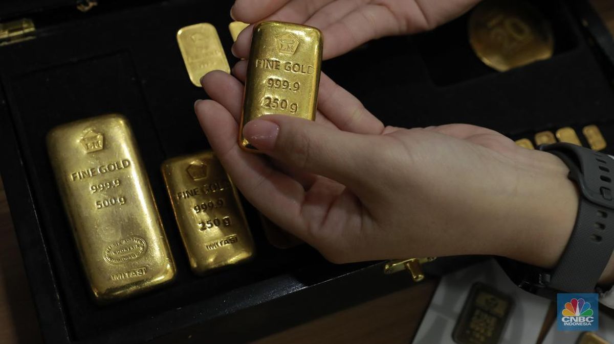 Dua Pekan Tertekan, Harga Emas Dunia Kini Kembali Merangkak Naik