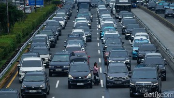 Titik-titik Kepadatan di Tol Arah Jakarta Senin Pagi