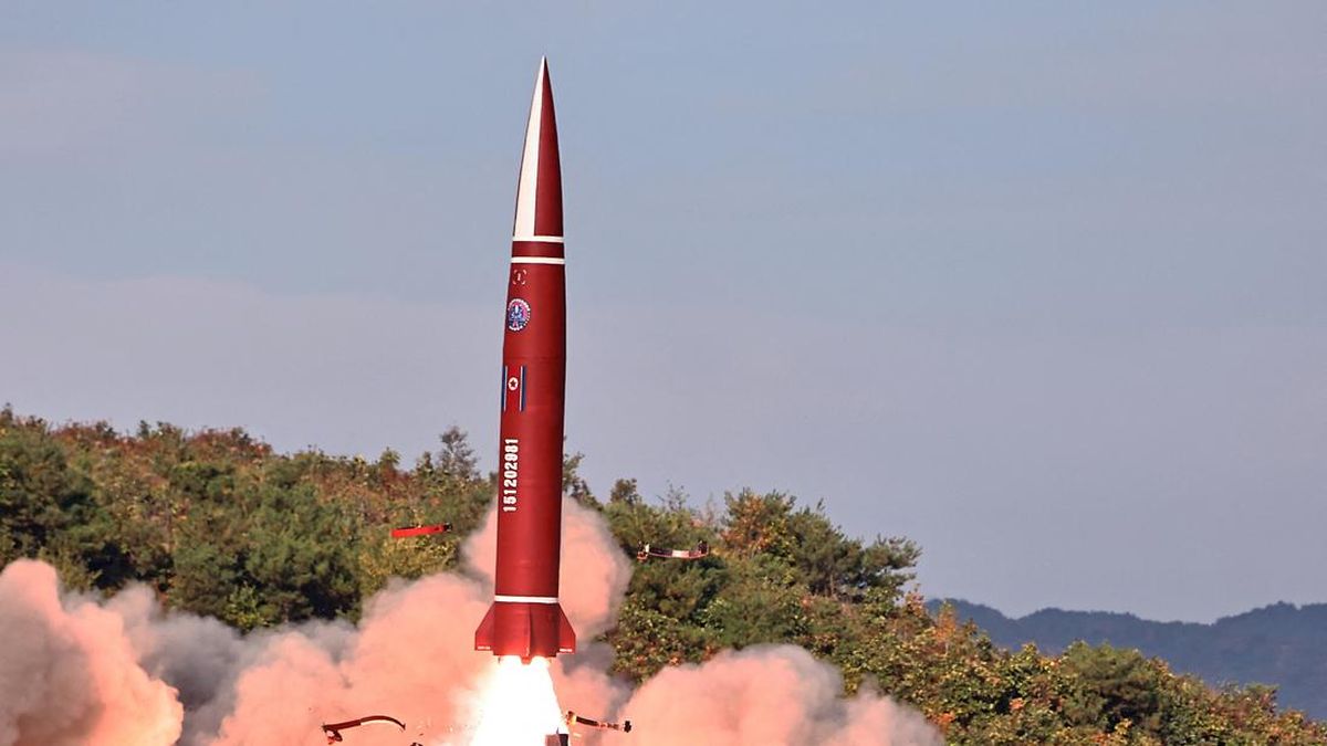Potret Korea Utara Pamer Rudal Mematikan