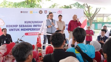 Wamendagri Tinjau KDKMP di Bandung, Tekankan Sinergi Para Penggerak Desa