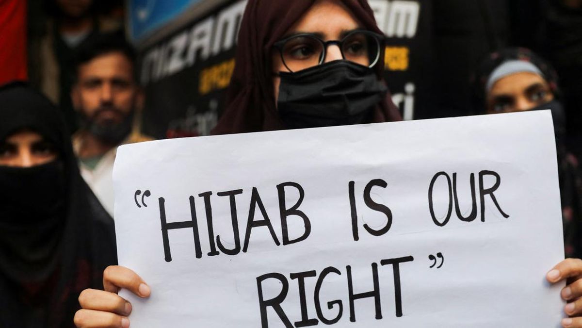 Negara Muslim Larang Pakai Hijab di Sekolah, Picu Demo Besar-Besaran