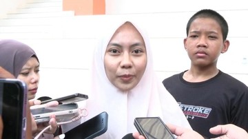 Pengalaman Baru Yumar Mengajar Matematika di Sekolah Rakyat Bekasi
