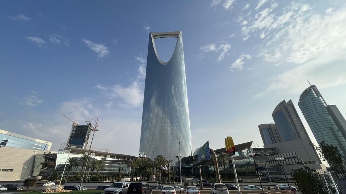 Gedung Ikonik Arab Ditutup usai Serangan Houthi, Pekerja Diminta WFH