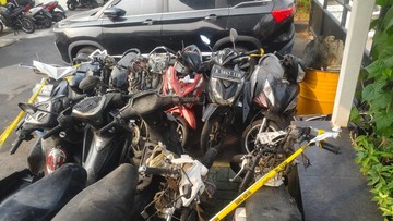11 Motor Warga Rusak Imbas Ledakan Ciputat, 2 Diperbaiki Polisi