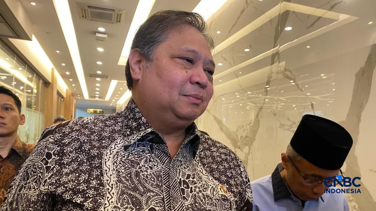 Airlangga Bantah Ada Bagi-Bagi HP Gratis Buat Bansos Digital