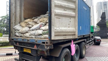 54 Ton Batu Galena yang Dibongkar Polisi di Jakut Disamarkan Berisi Kemiri