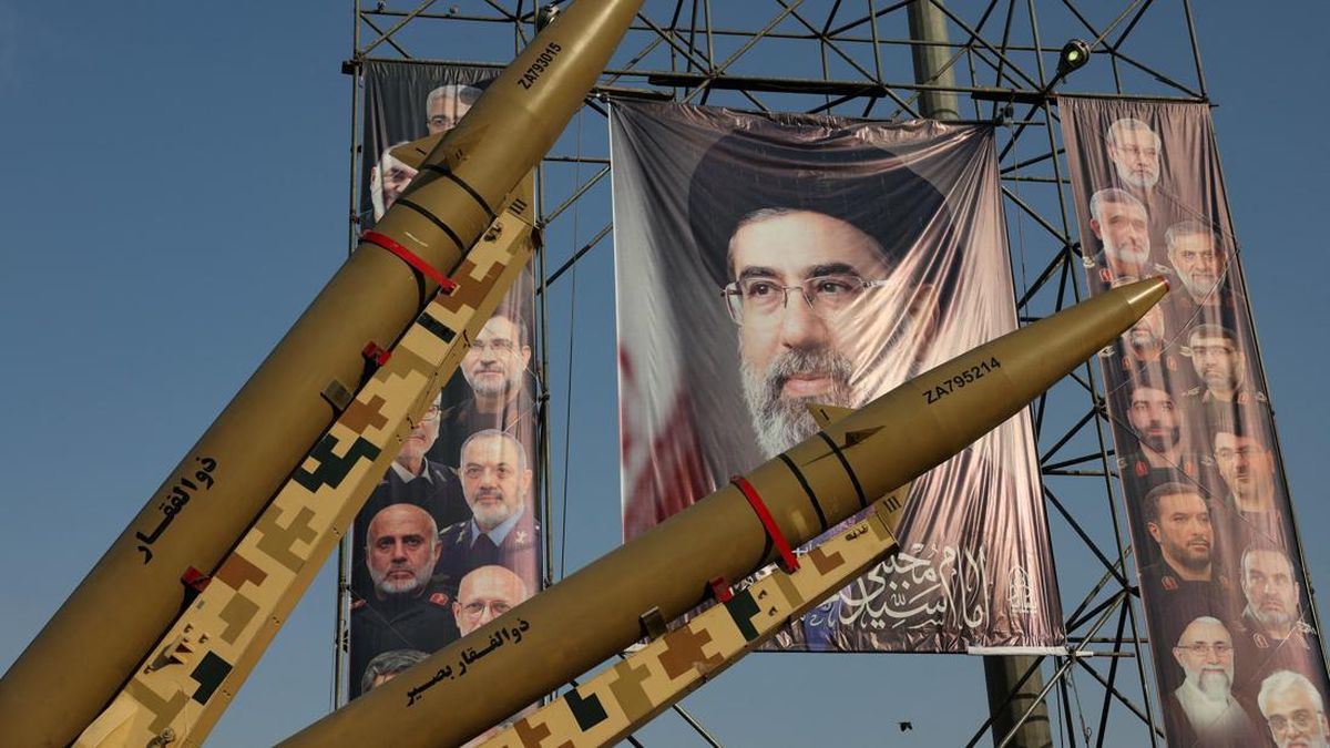 Iran Ancam Serang Negara Teluk, Adu Kekuatan Militernya Bikin Kaget!