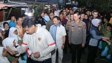 Polda Metro Salurkan 1.000 Paket Sembako untuk Warga Kampung Ambon Jakbar