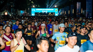 Puluhan Ribu Pelari di JRF 2026 Taklukkan Cuaca Jakarta