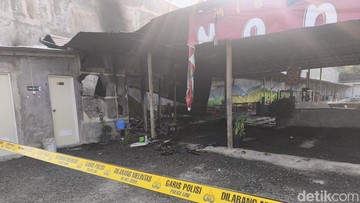Polisi Sita Sajam hingga Busur Panah Terkait Pembakaran Warung Mi Babi