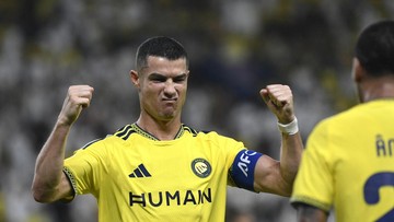 Kalahkan Messi, Ronaldo Rebut Ballon d'Or of All Time