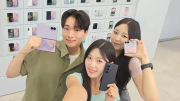 HP Layar Lipat Makin Ramai, Samsung Pede Pengalaman 8 Generasi